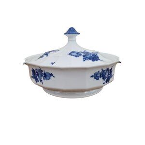 Royal Copenhagen Denmark Blue Flowers Ribbed Round Covered Vegetable Bowl 8535